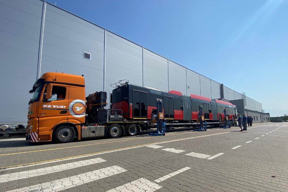 Even buses hop on and off