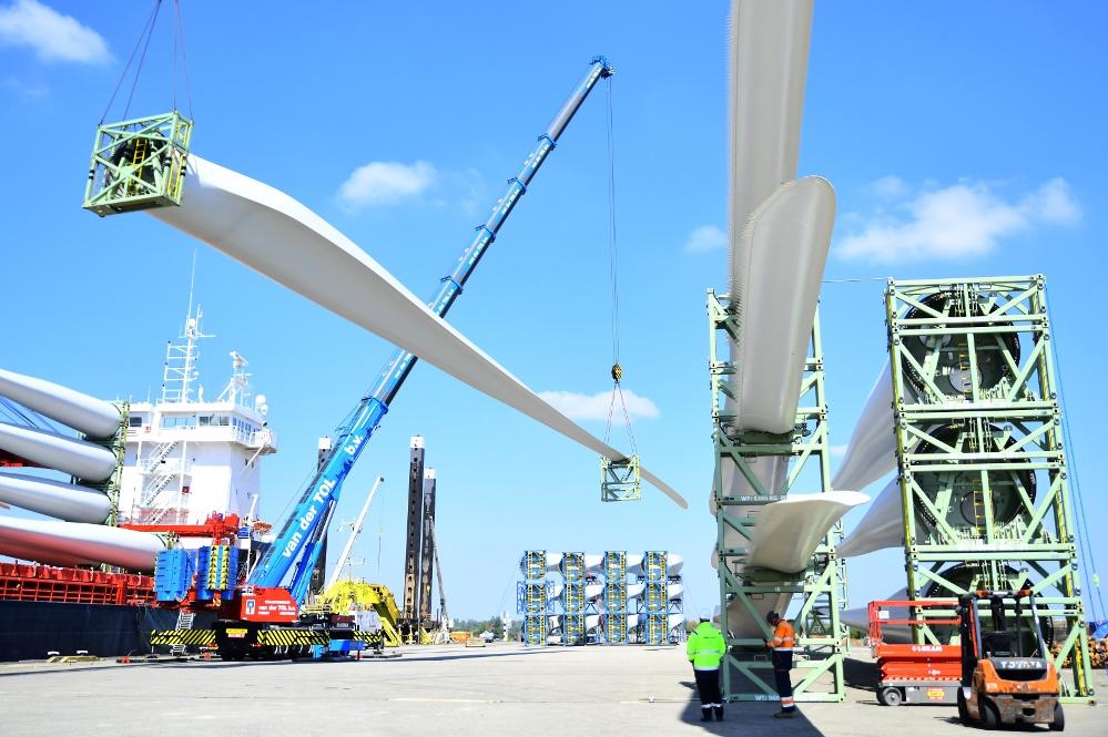 Transport of wind turbine components for Klaverspoor Wind Farm