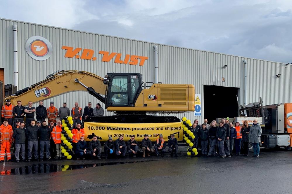 Van der Vlist celebrates record year with Caterpillar